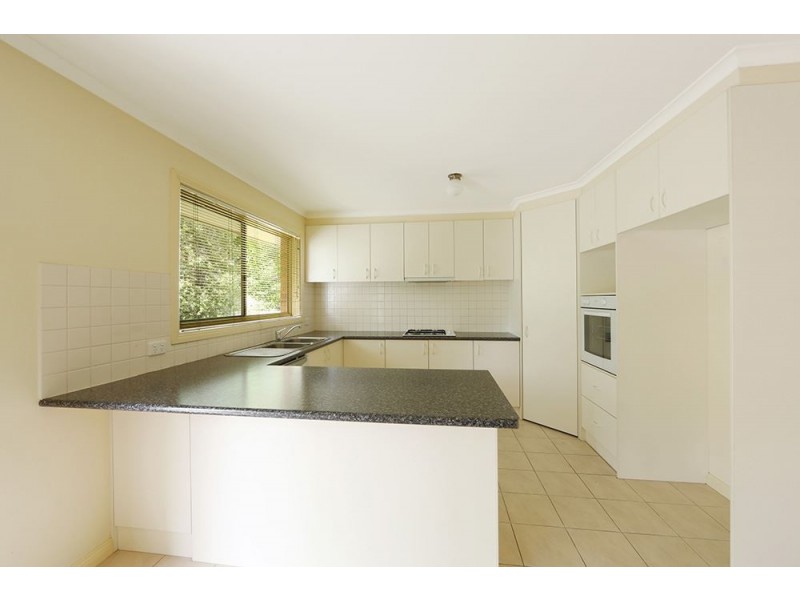 2/37 Thomas Street, Croydon South VIC 3136