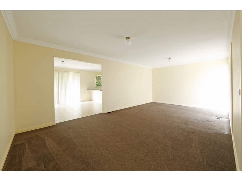 2/37 Thomas Street, Croydon South VIC 3136