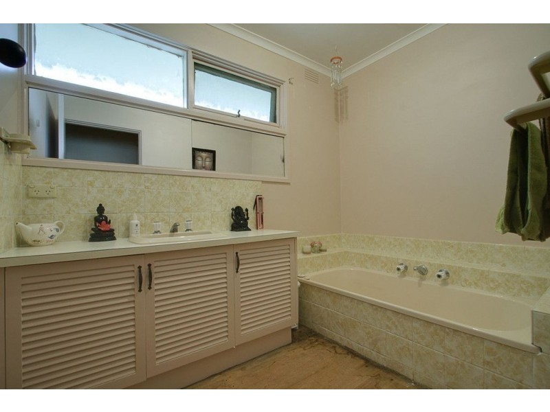 15 Gabrielle Court, Ferntree Gully VIC 3156