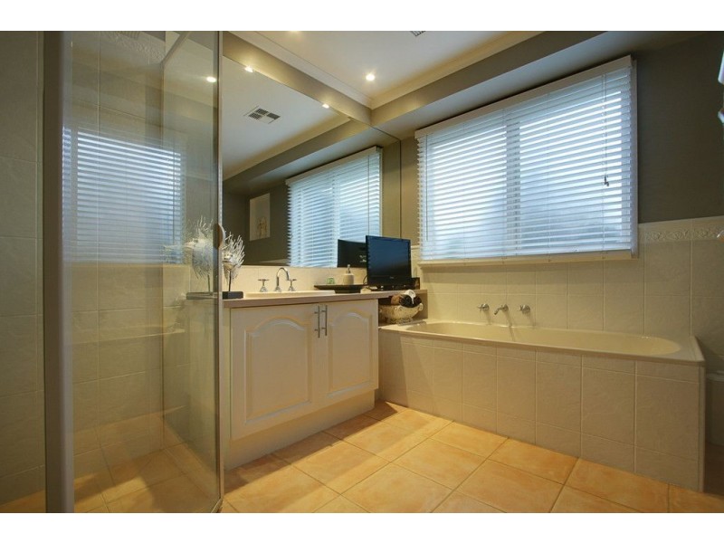 9 Baunton Court, Kilsyth South VIC 3137