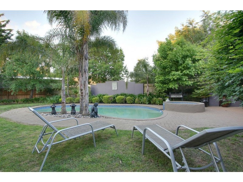 9 Baunton Court, Kilsyth South VIC 3137