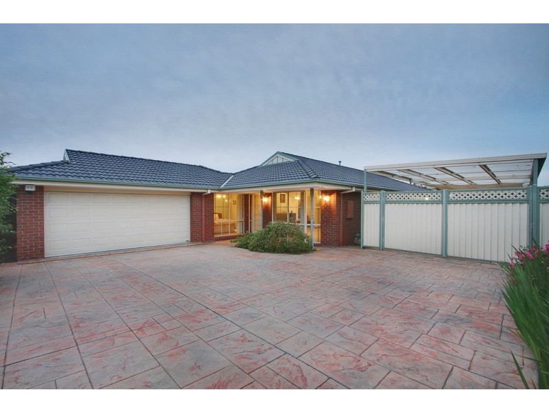 8 Warbler Court, Boronia VIC 3155