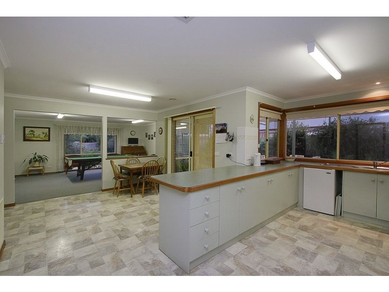 8 Warbler Court, Boronia VIC 3155