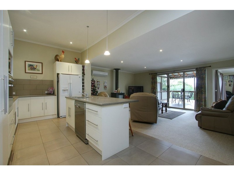1 Kia-Ora Parade, Ferntree Gully VIC 3156