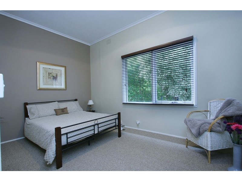 1 Kia-Ora Parade, Ferntree Gully VIC 3156