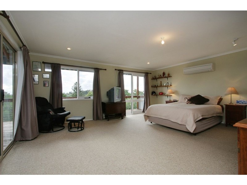 1 Kia-Ora Parade, Ferntree Gully VIC 3156