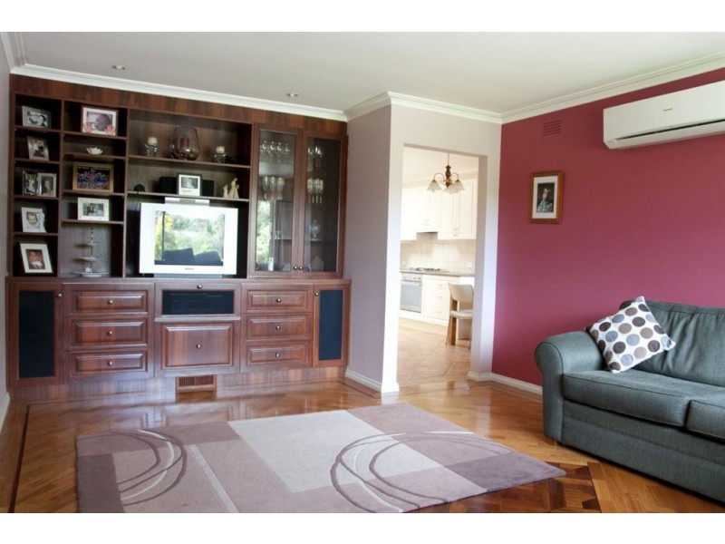 23 Highland Crescent, Mooroolbark VIC 3138