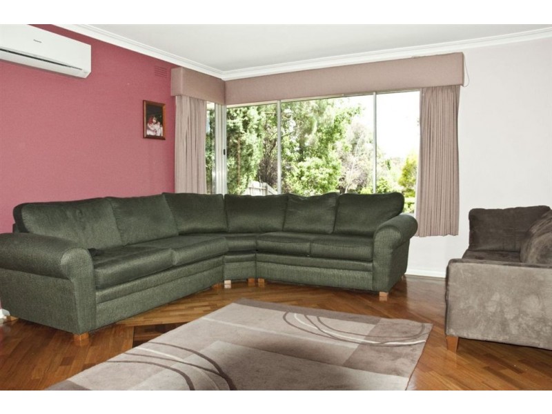 23 Highland Crescent, Mooroolbark VIC 3138