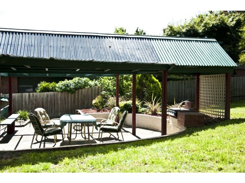 23 Highland Crescent, Mooroolbark VIC 3138