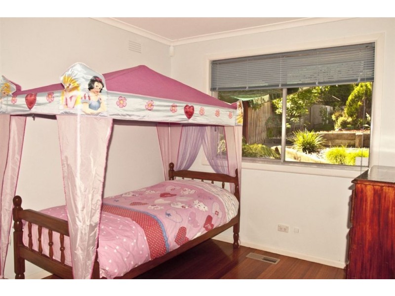 23 Highland Crescent, Mooroolbark VIC 3138