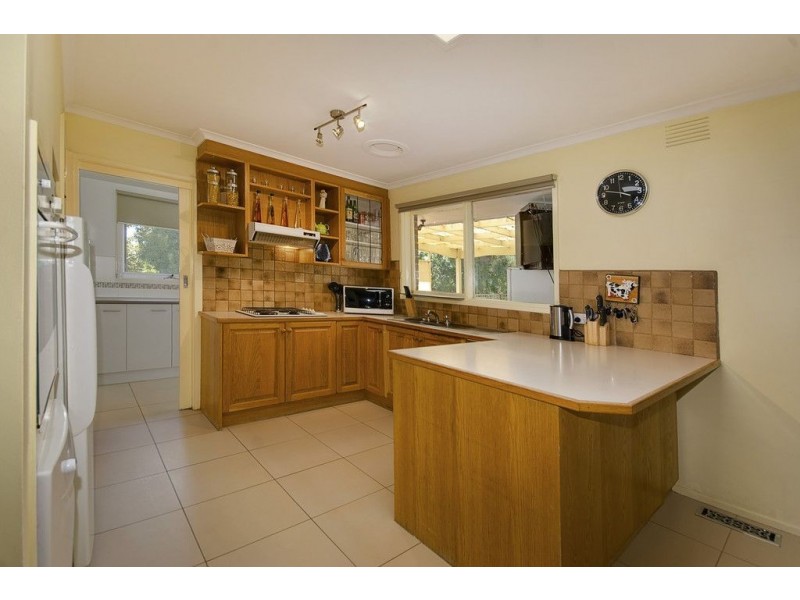 27 Alvina Street, Ferntree Gully VIC 3156