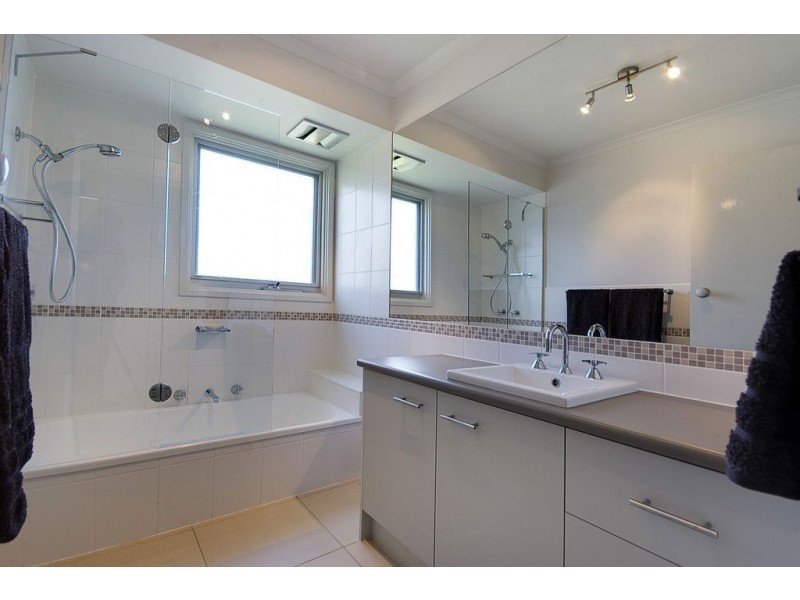 27 Alvina Street, Ferntree Gully VIC 3156