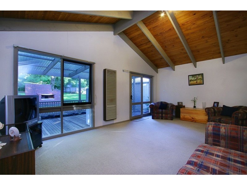 6 Vaughan Road, Ferntree Gully VIC 3156