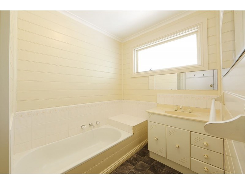 15 Bennett Street, Boronia VIC 3155