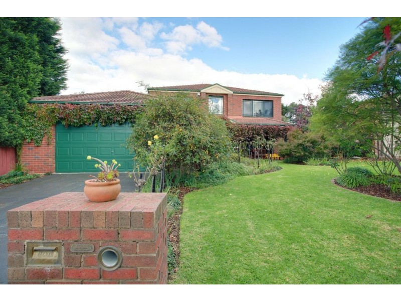 32 Castricum Place, Ferntree Gully VIC 3156