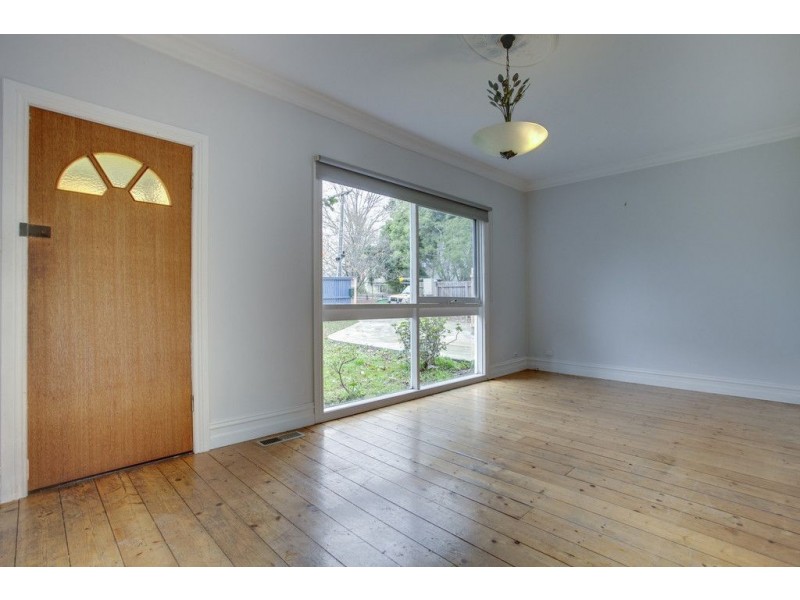 1/2 Parry Street, Croydon VIC 3136