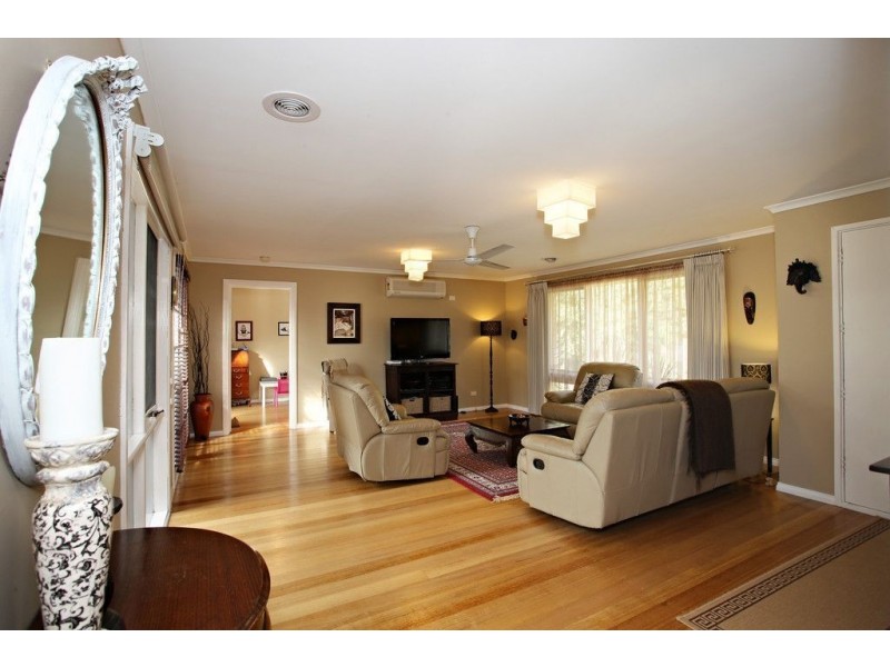 55 Bursaria Avenue, Ferntree Gully VIC 3156