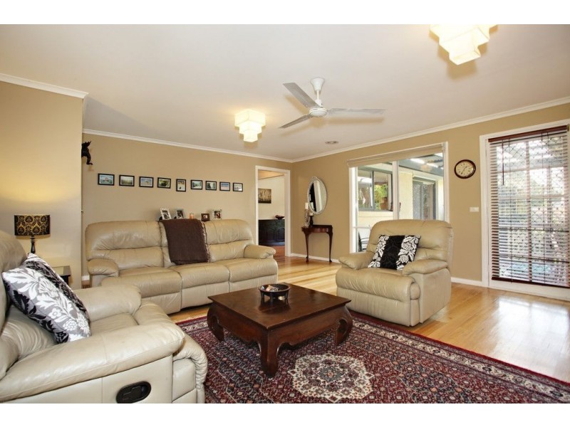 55 Bursaria Avenue, Ferntree Gully VIC 3156