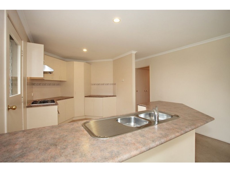 2/10 Sinclair Road, Bayswater VIC 3153