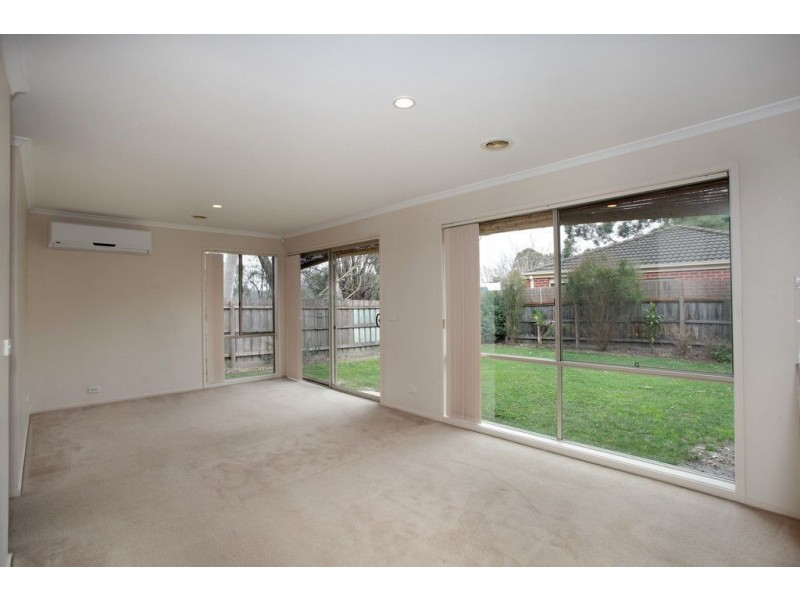 2/10 Sinclair Road, Bayswater VIC 3153