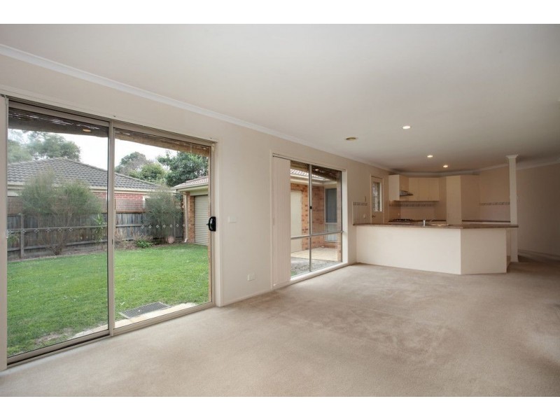 2/10 Sinclair Road, Bayswater VIC 3153