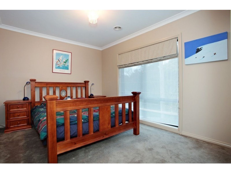 6 Acorn Grove, Mooroolbark VIC 3138