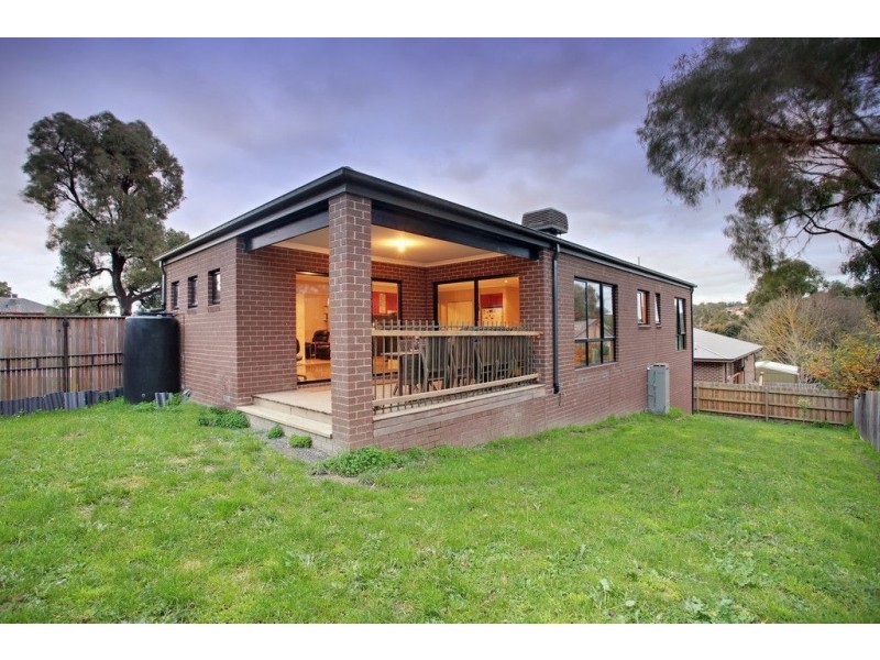 6 Acorn Grove, Mooroolbark VIC 3138