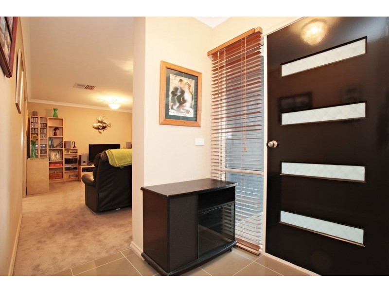 6 Acorn Grove, Mooroolbark VIC 3138