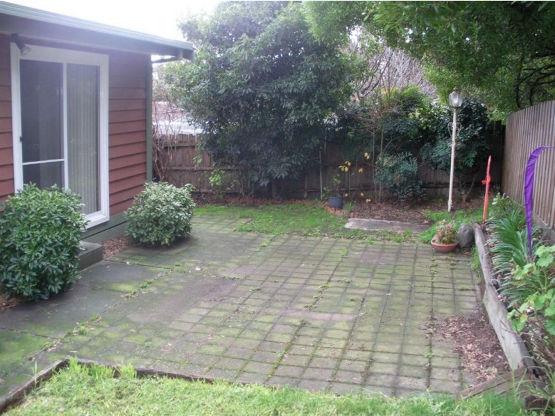 2/18 Moncoe Street, Boronia VIC 3155