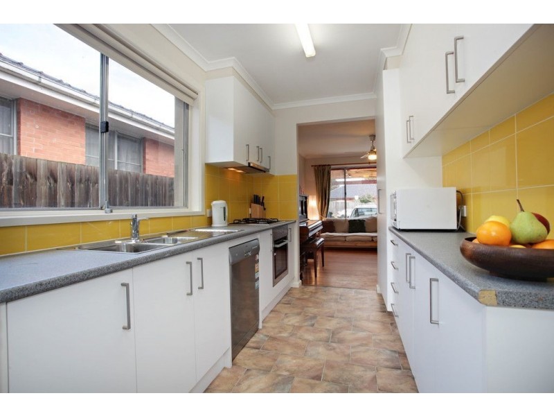 2/21 McDonald Crescent, Boronia VIC 3155