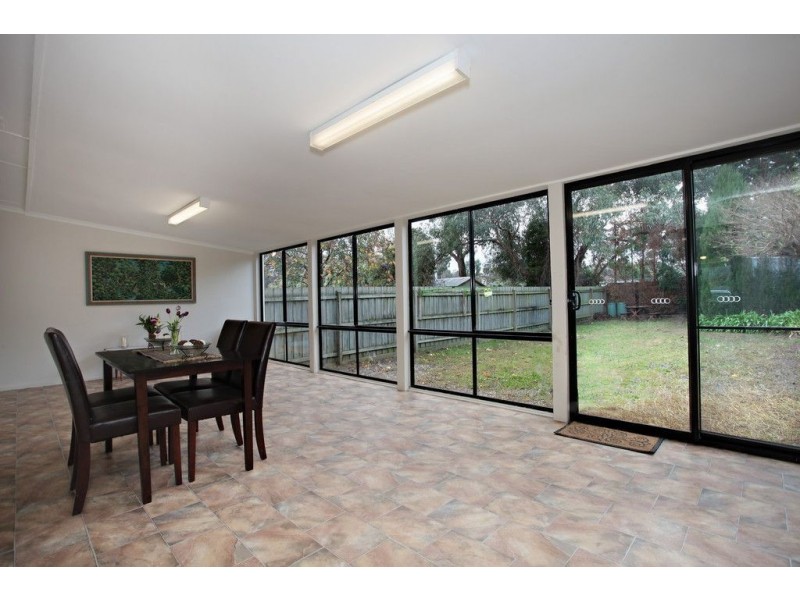 2/21 McDonald Crescent, Boronia VIC 3155