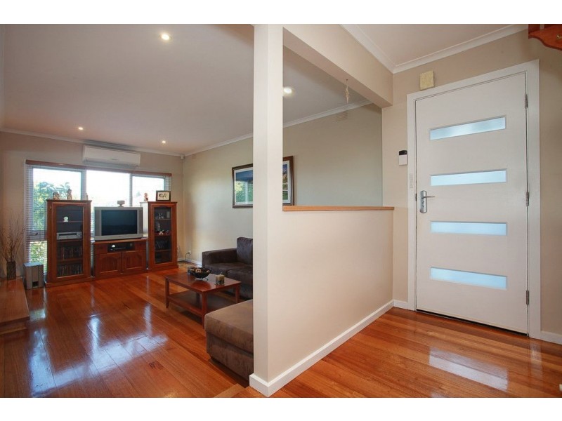24 Silverton Drive, Ferntree Gully VIC 3156
