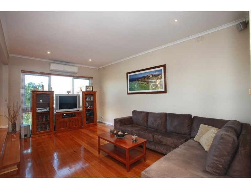 24 Silverton Drive, Ferntree Gully VIC 3156