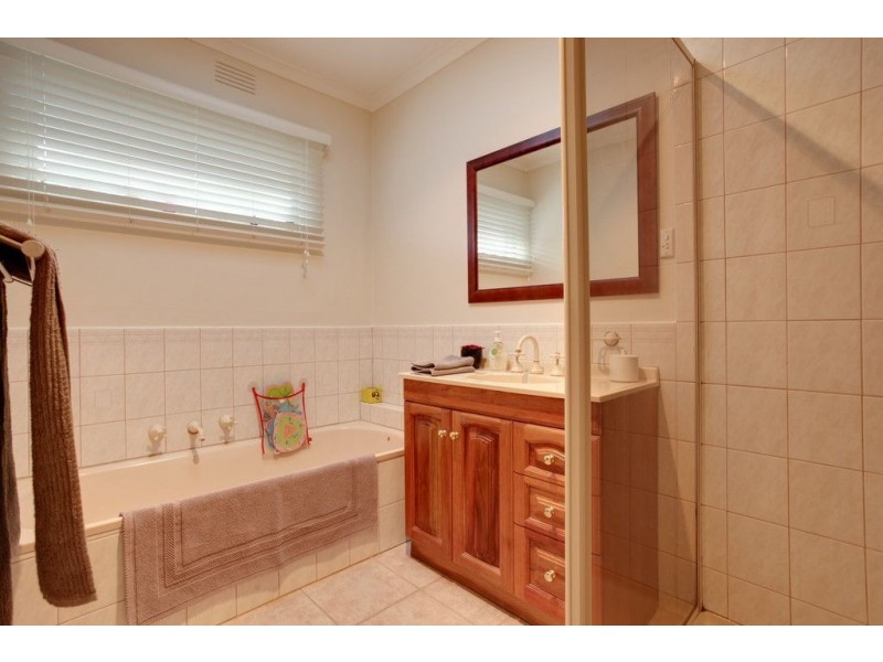1/47 King Parade, Knoxfield VIC 3180