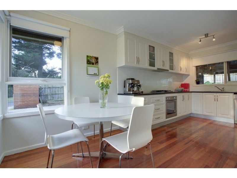 2 Rylstone Street, Ferntree Gully VIC 3156