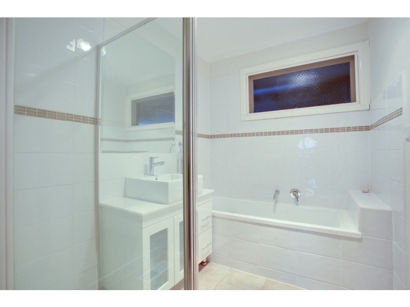 2 Rylstone Street, Ferntree Gully VIC 3156