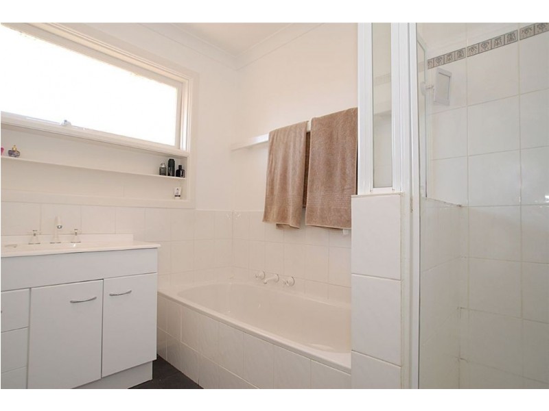 9 White Avenue, Bayswater North VIC 3153