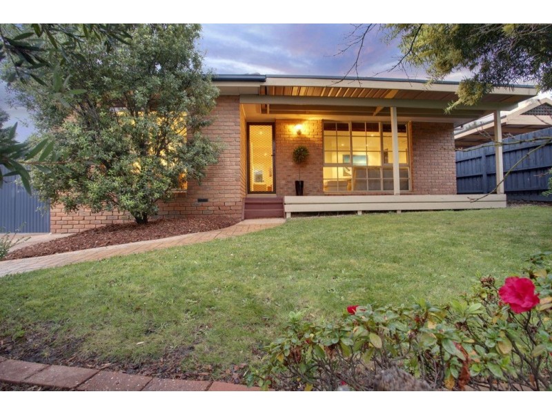 8 Beresford Drive, Boronia VIC 3155