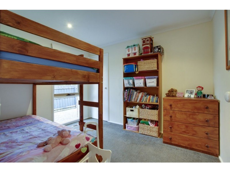8 Beresford Drive, Boronia VIC 3155