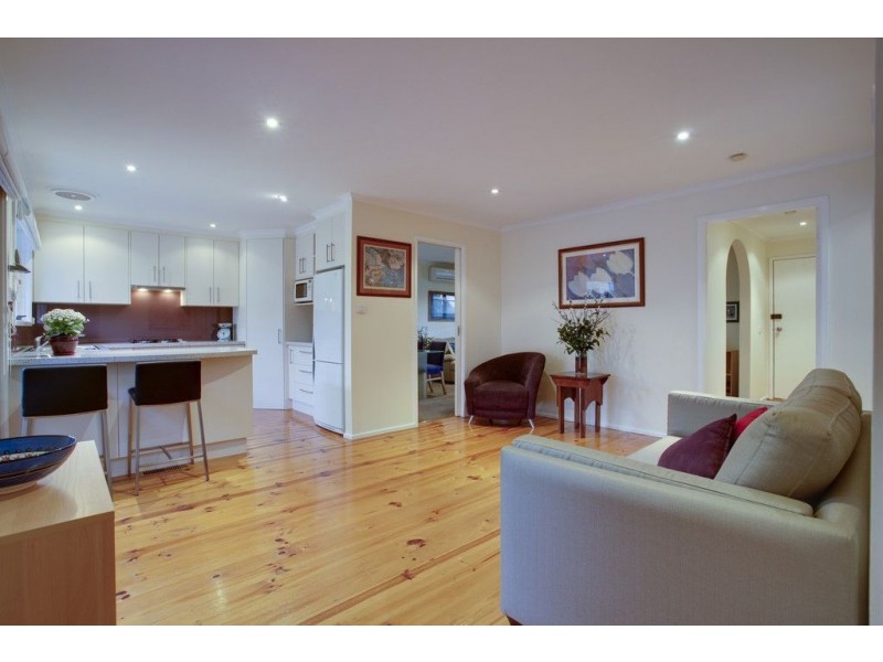 8 Beresford Drive, Boronia VIC 3155