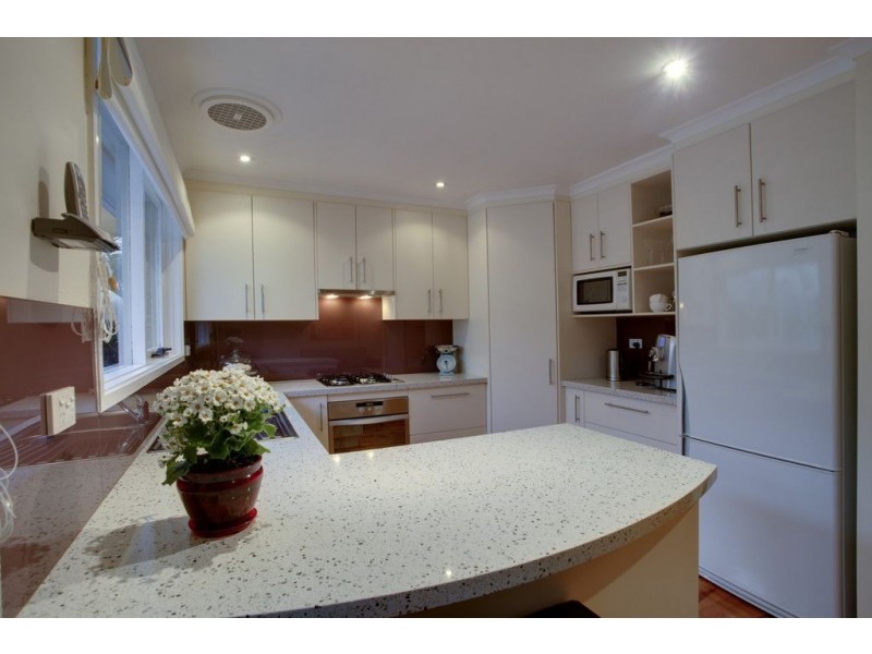 8 Beresford Drive, Boronia VIC 3155