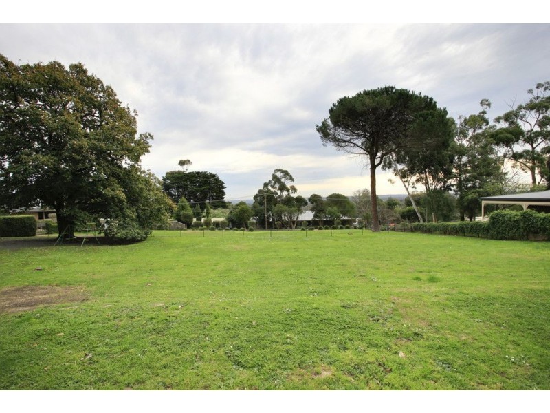 8 Seascape Close, Ferntree Gully VIC 3156
