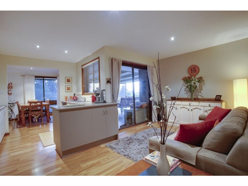 19 Olivebank Road, Ferntree Gully VIC 3156