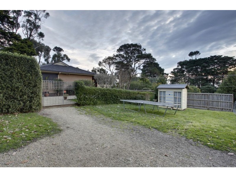 19 Olivebank Road, Ferntree Gully VIC 3156