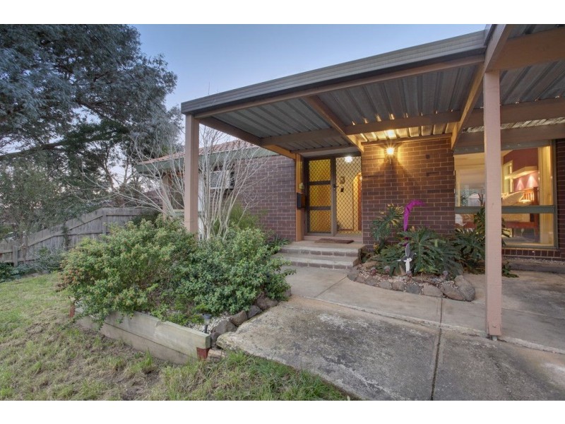 25 King Parade, Knoxfield VIC 3180