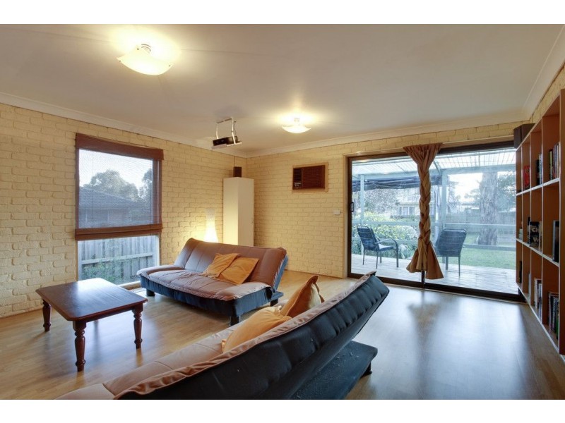 25 King Parade, Knoxfield VIC 3180