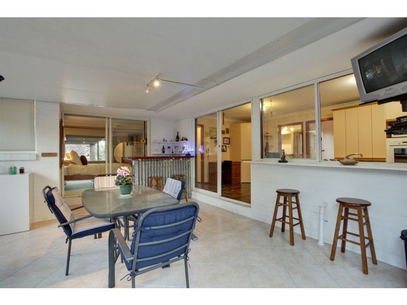 25 King Parade, Knoxfield VIC 3180