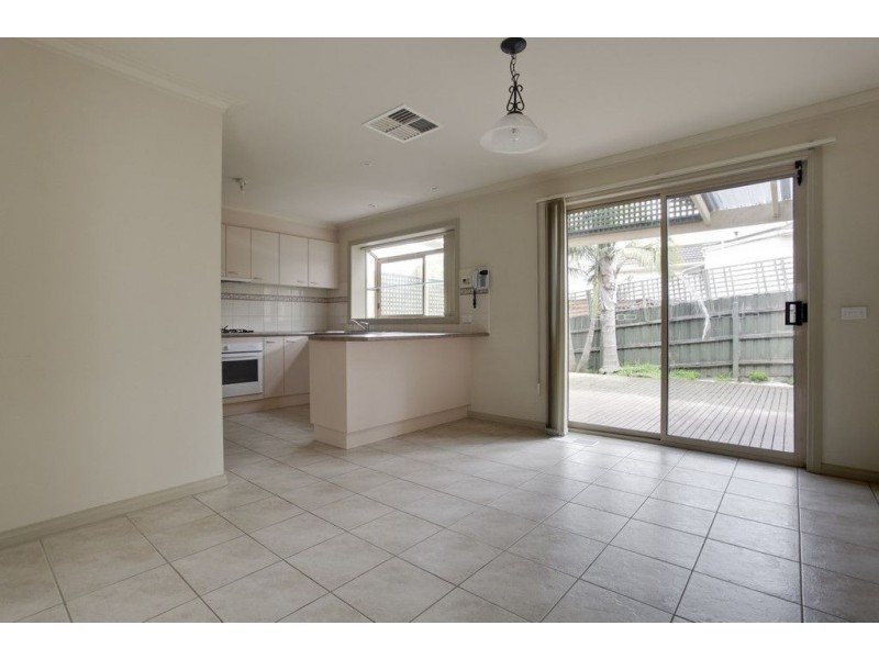 2/18 Rosella Avenue, Boronia VIC 3155