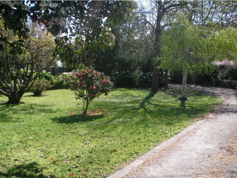 33 Willow Road, Upper Ferntree Gully VIC 3156