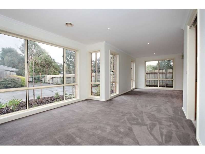 2/16 Bellbird Drive, Bayswater North VIC 3153